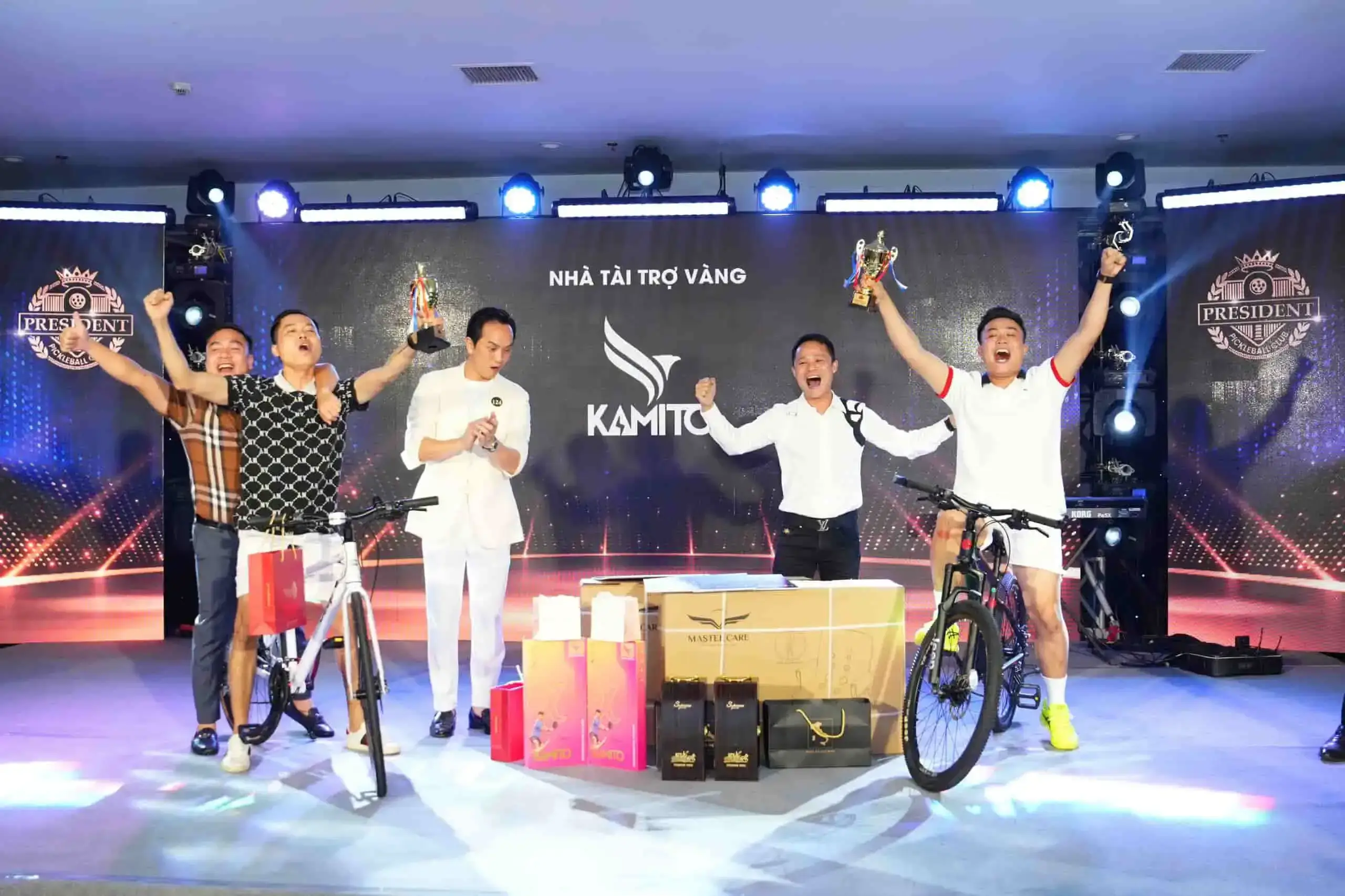 Đại diện nhà tài trợ Jung Kian vô địch giải đấu Pickleball President – Hanoi Tournament 2025