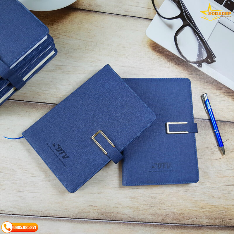 Tặng sổ bìa da in logo là giải pháp quà tặng doanh nghiệp hiệu quả và tiết kiệm