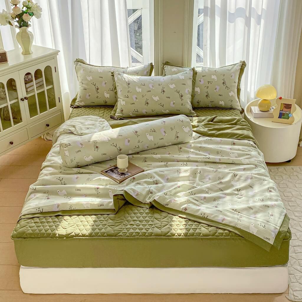 Tặng bộ chăn ga gối là lời chúc ngủ ngon biểu trưng cho sự quan tâm đến sức khỏe, mang lại cảm giác ấm áp và gắn kết yêu thương