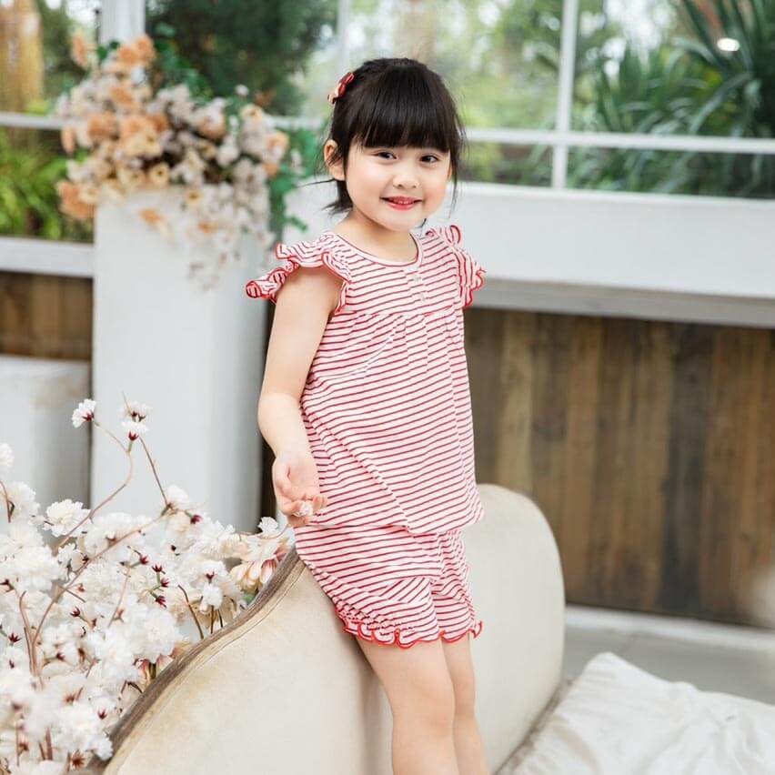  Chất liệu cotton mềm, thấm hút mồ hôi tốt, không gây kích ứng cho làn da nhạy cảm của trẻ 