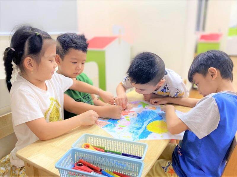 Lớp học kỹ năng giúp bé năng động và hoạt bát hơn trong môi trường tập thể